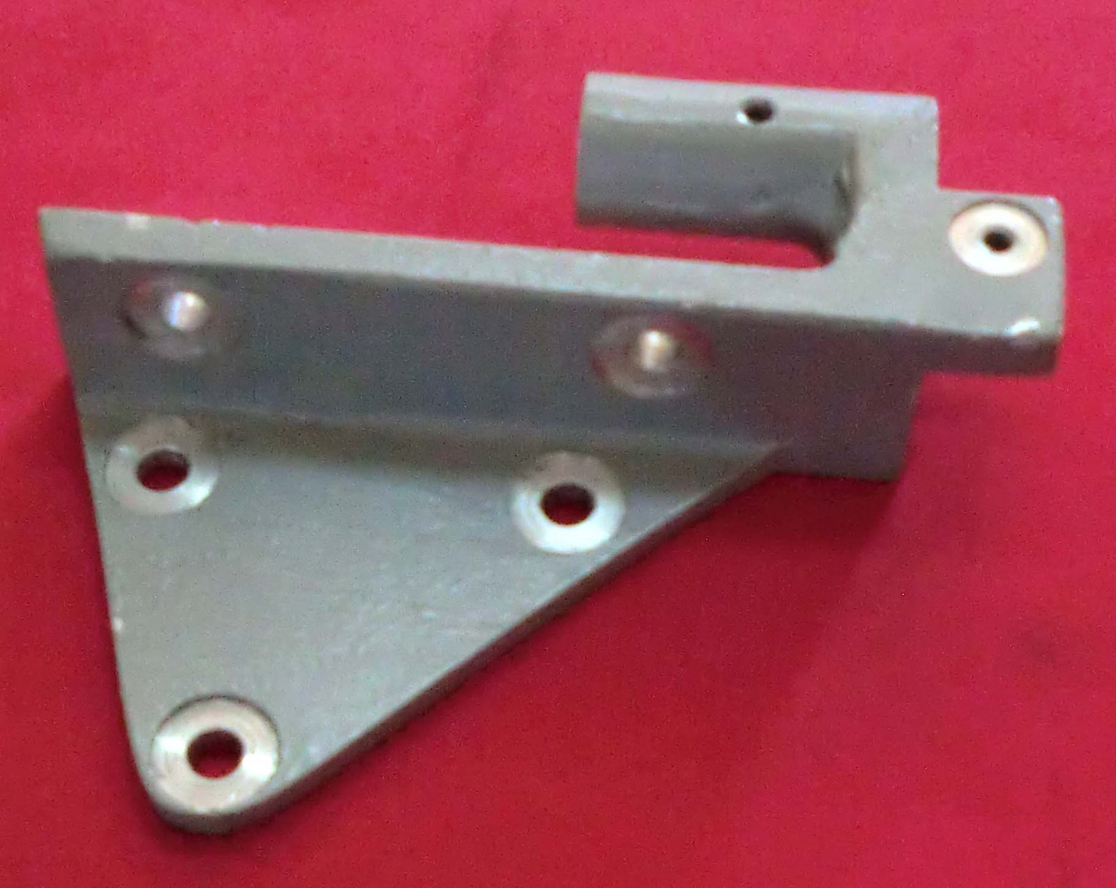HINGE BRKT RH 31583-510