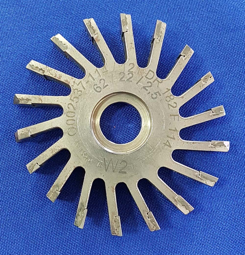 ESCOBA 121DR182F