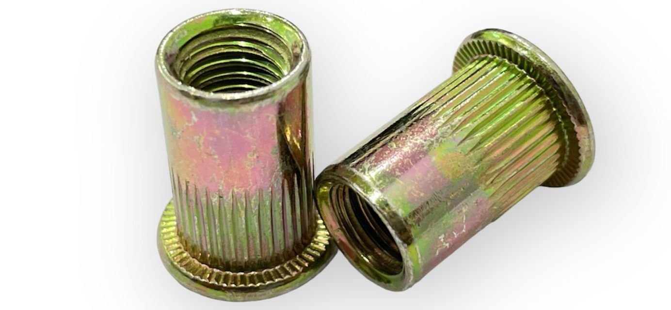 TUERCA DE REMACHE M8