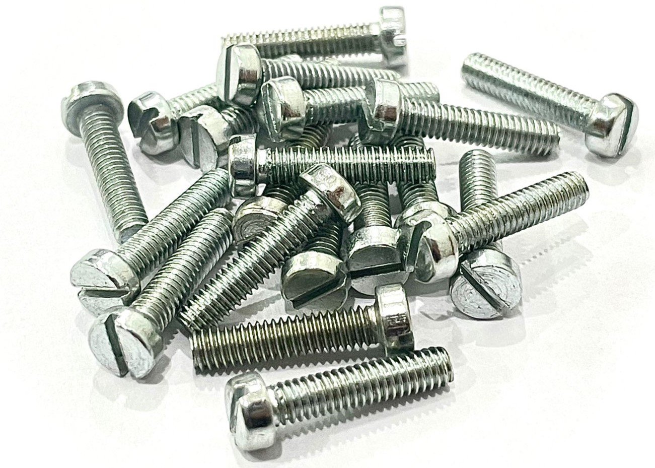 TORNILLO CABEZA CILINDRICA 4BAX5/8”