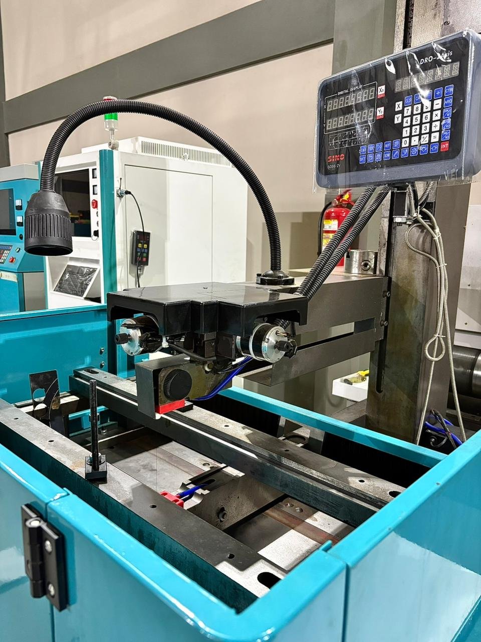 Máquina de Electroerosión por Hilo CNC (WEDM) – Modelo itt7755
